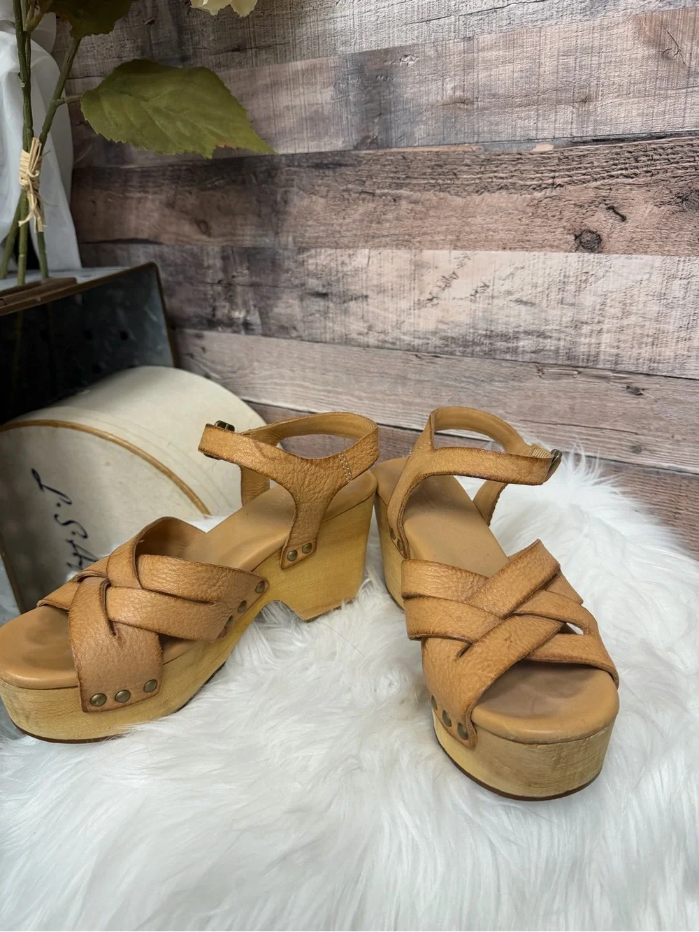 Kork-Ease Tan Leather Crisscross Platform Sandals